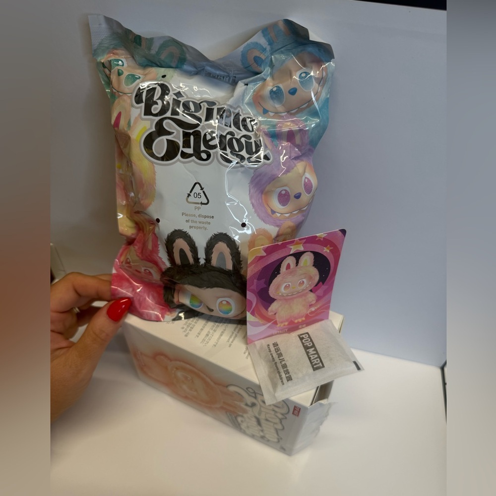 Authentic POP MART - Big Into Energy LOYALTY Labubu (Sealed in bag) - Picture 10 of 11